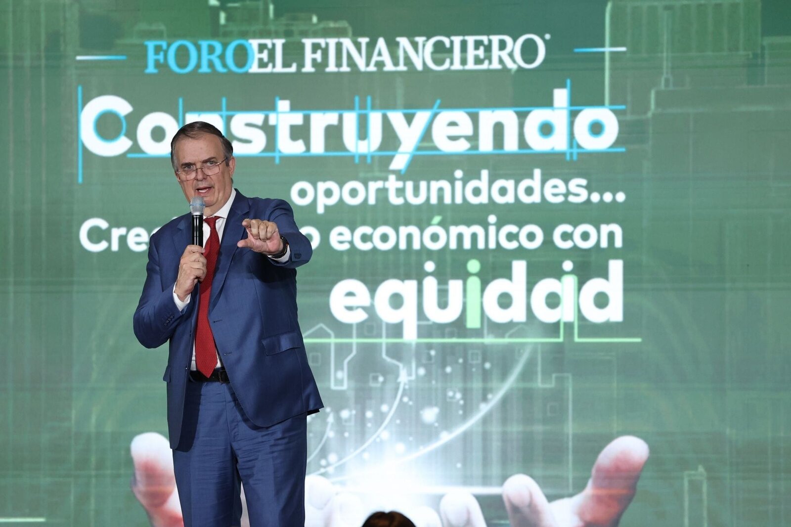 México busca reducir incertidumbre comercial en revisión del T-MEC: Ebrard