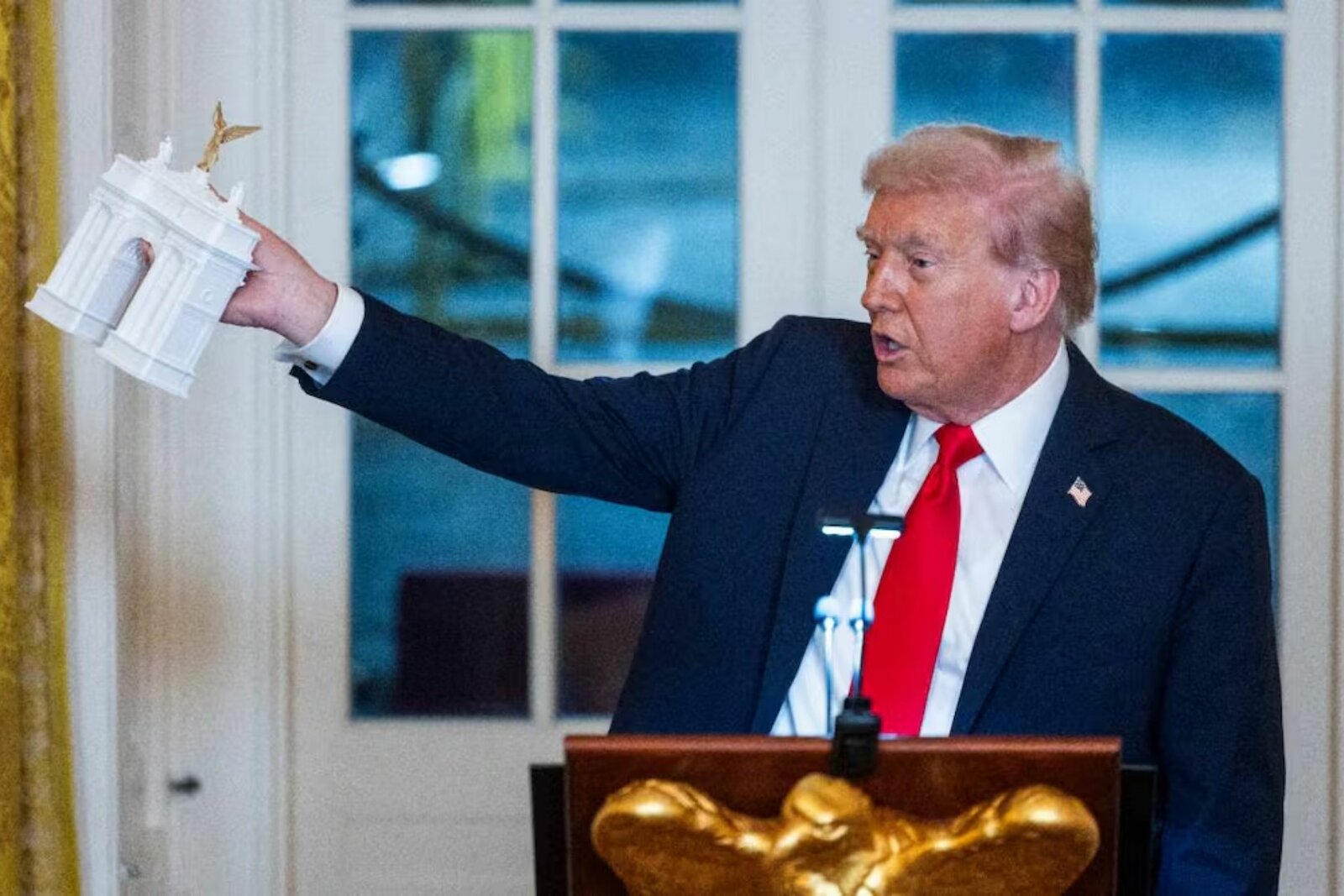 Casa Blanca evade licitación para construir arco del triunfo, reporta The Washington Post