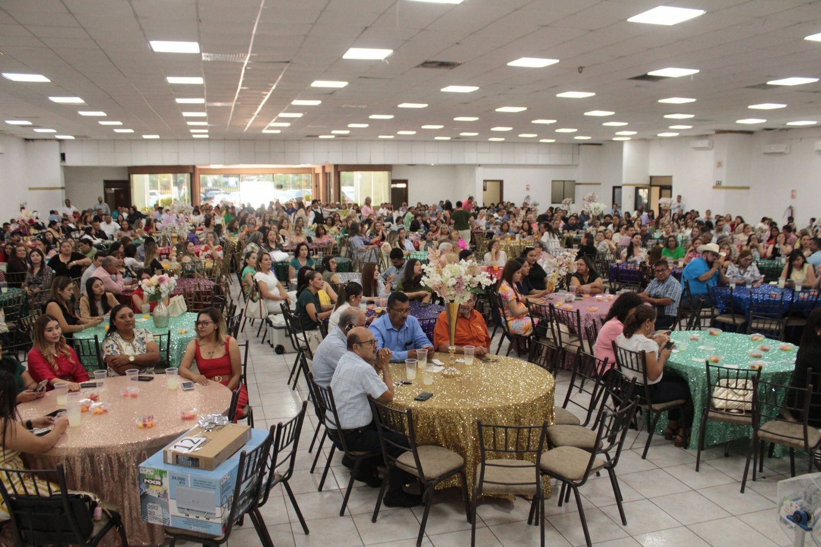 Gobierno de Múzquiz celebra docentes con alegría, regalos y convivencia