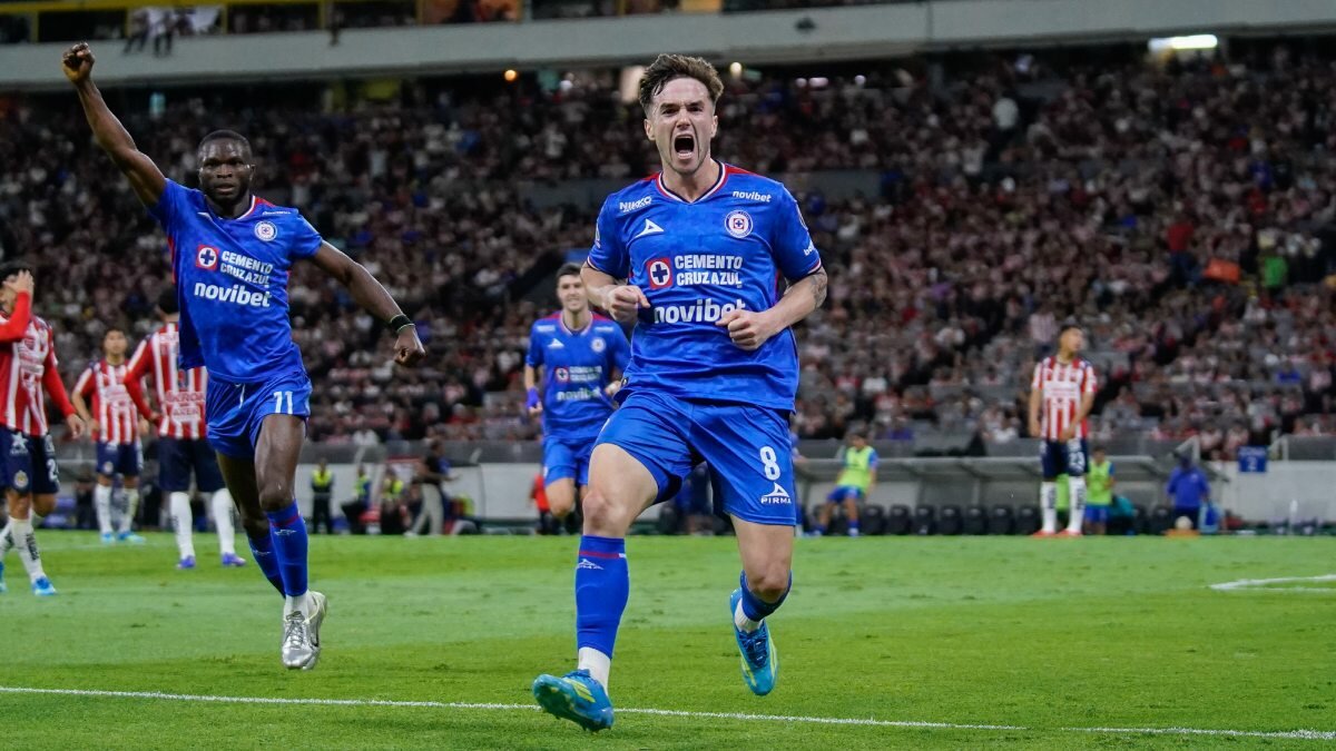 Cruz Azul vence a Chivas 2-1 y es finalista del Clausura 2026