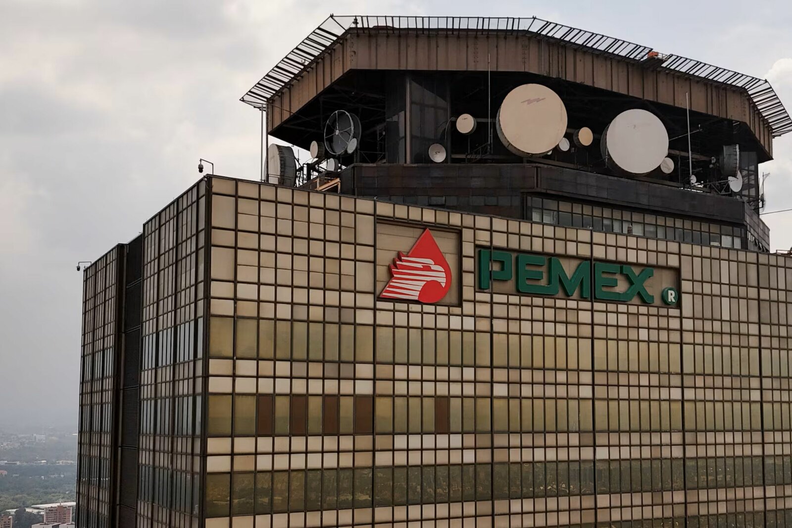 Pemex desmiente supuestas instrucciones para jubilaciones forzosas