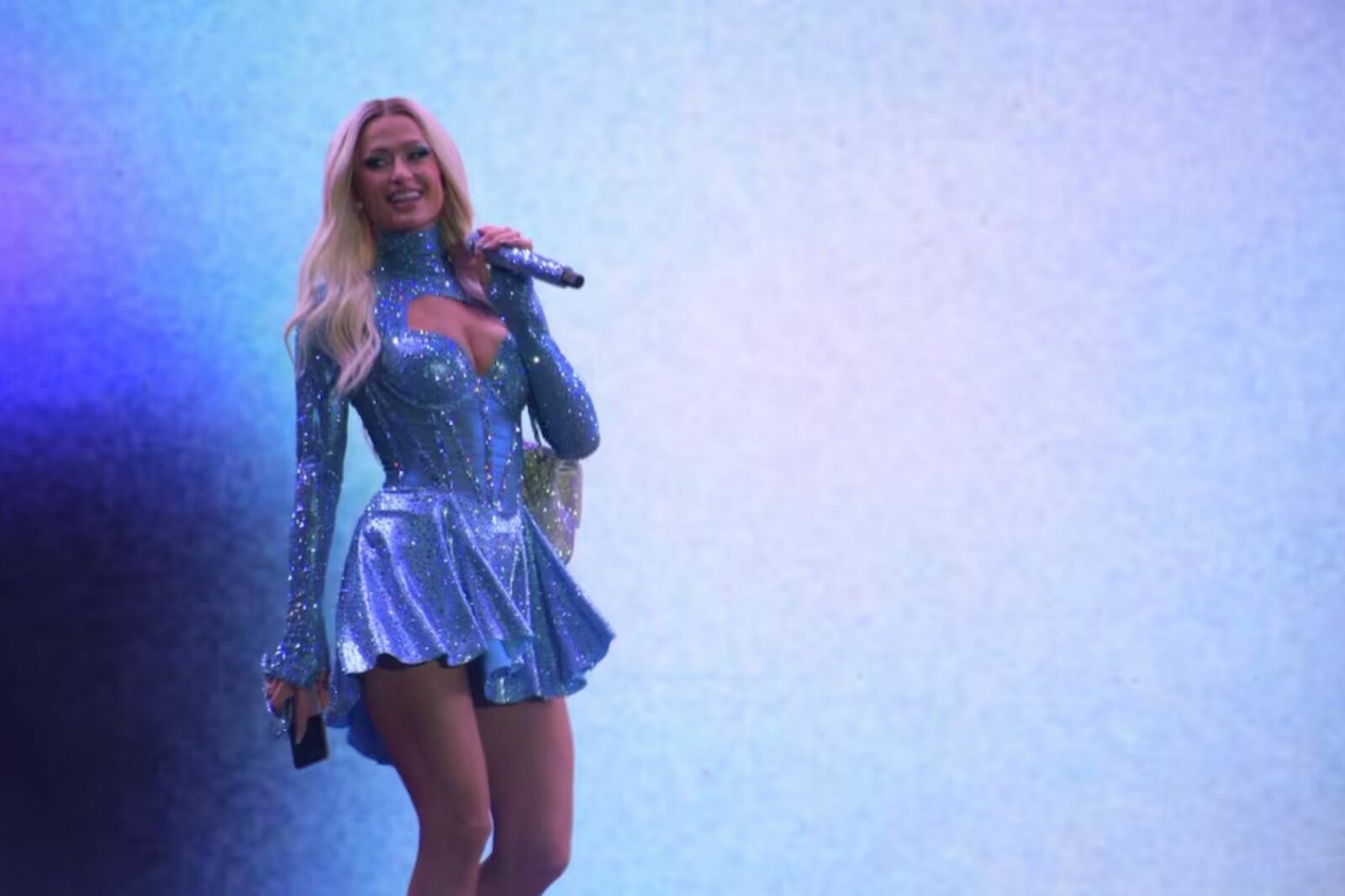 Paris Hilton cierra Tecate Emblema 2026 ante miles de fans en CDMX