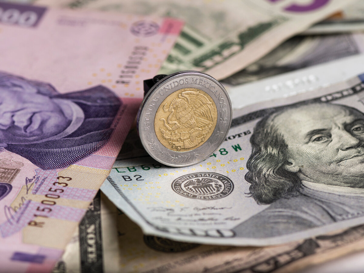 Peso mexicano se aprecia frente al dólar impulsado por tensión geopolítica