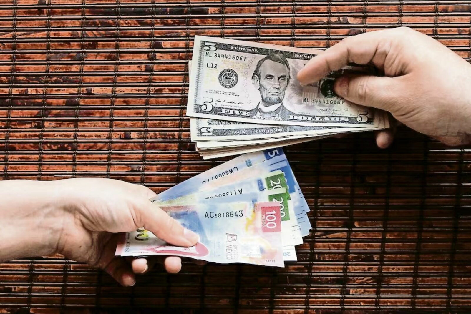Orden de EU podría afectar remesas de migrantes mexicanos, alertan