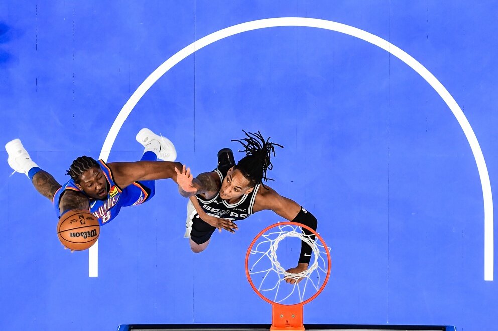 Thunder vence a Spurs y empata final de Conferencia Oeste