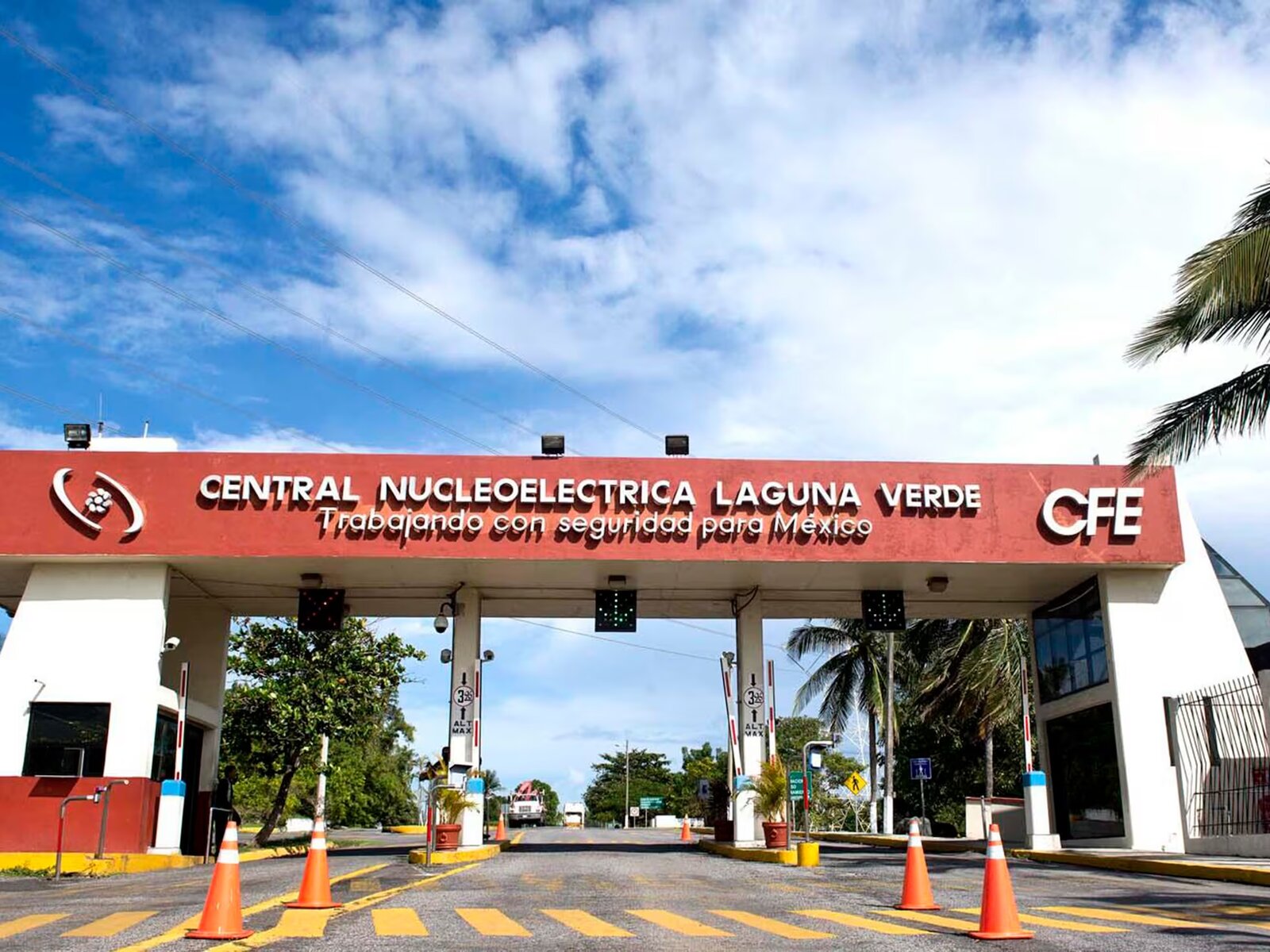 Alertan por condiciones laborales en planta nuclear Laguna Verde