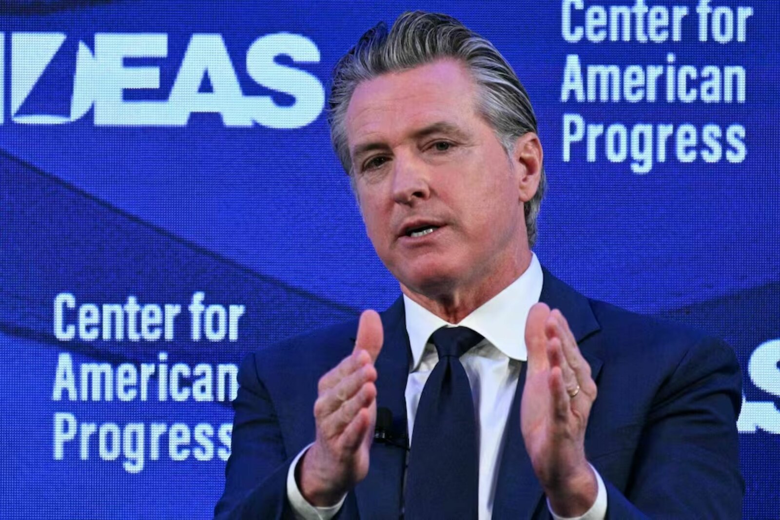 Gobierno de California pide evitar gasolineras Chevron por altos precios