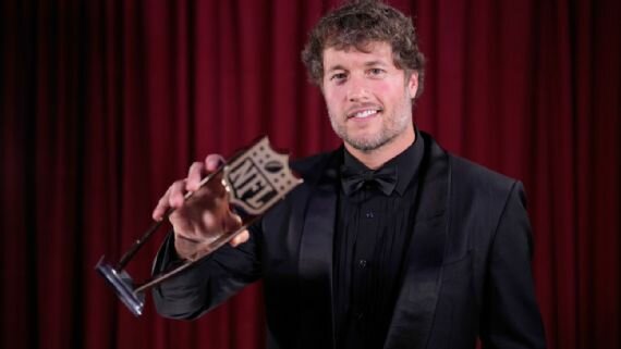 Rams y Stafford acuerdan extensión por 55 MDD