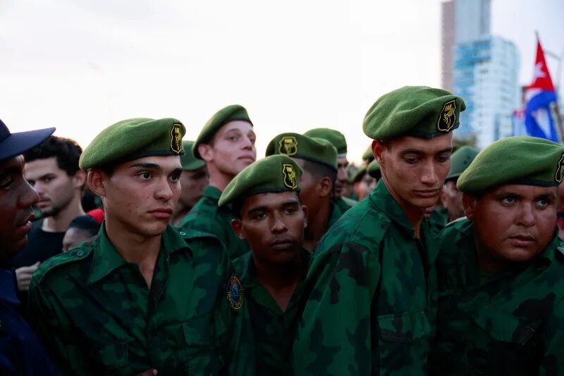 La Habana reúne a miles en apoyo a Raúl Castro