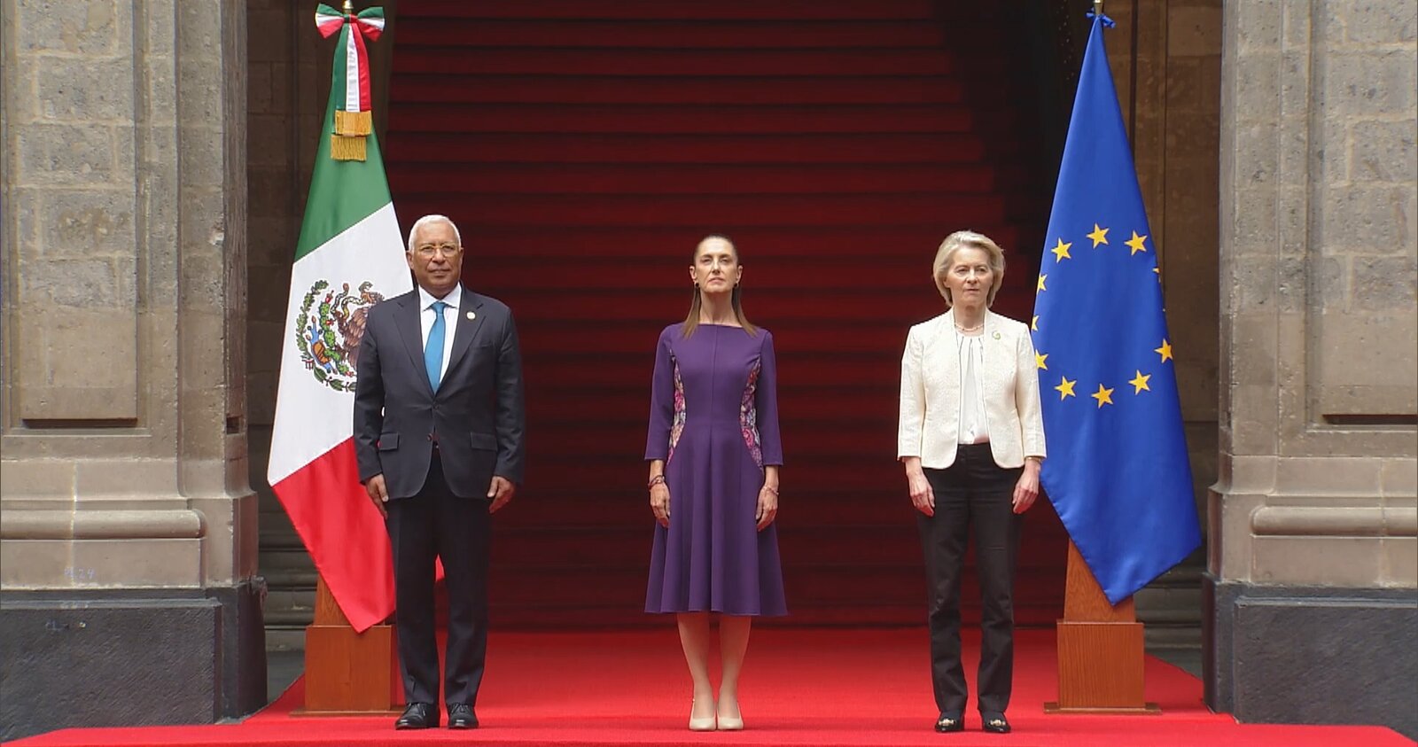 Claudia Sheinbaum recibe a Ursula von der Leyen en Palacio Nacional