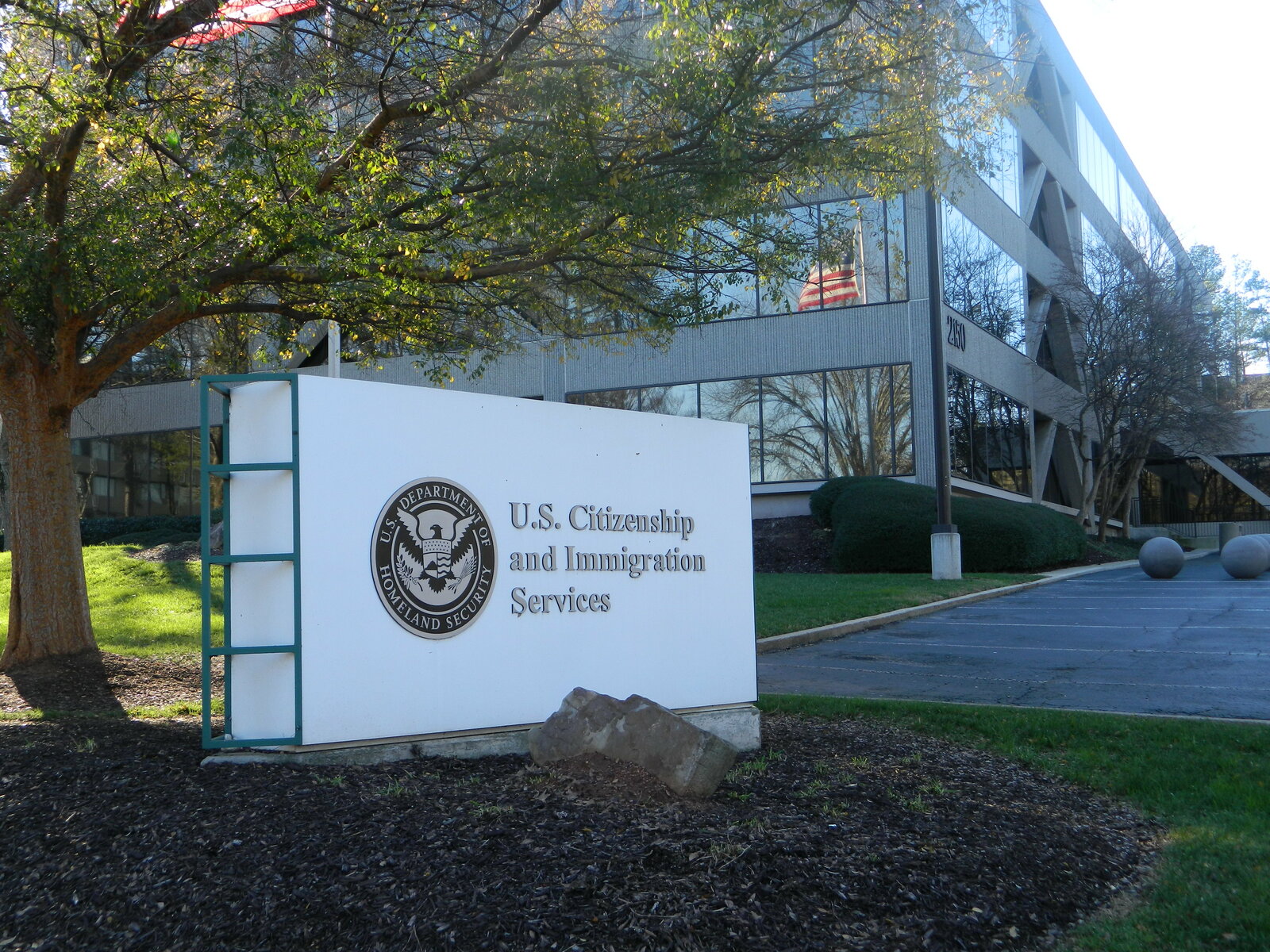 USCIS cambia reglas para solicitar residencia permanente en Estados Unidos