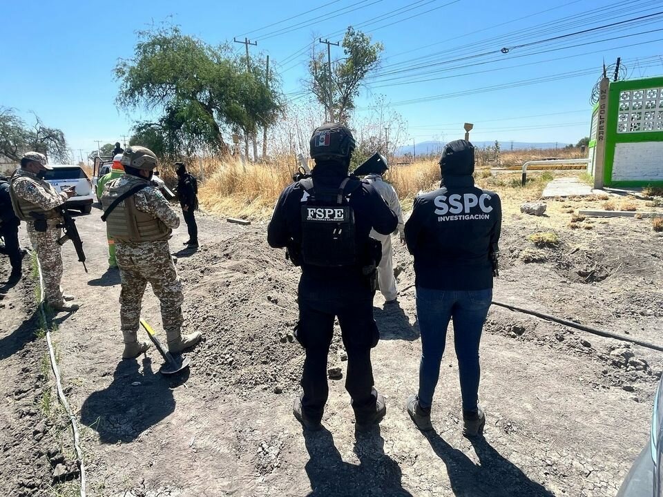 Hallan toma clandestina y 25 mil litros de huachicol en Guanajuato