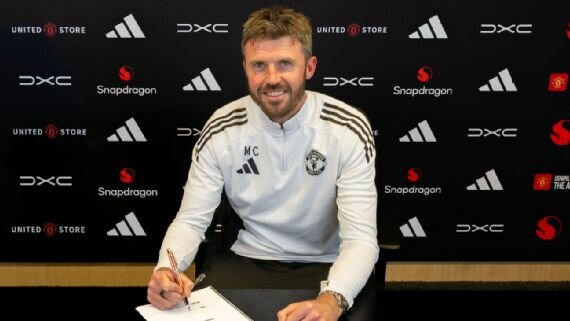 Manchester United confirma a Carrick como entrenador por dos años