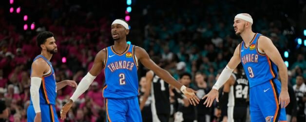 Thunder remonta 15 puntos y vence a Spurs 123-108