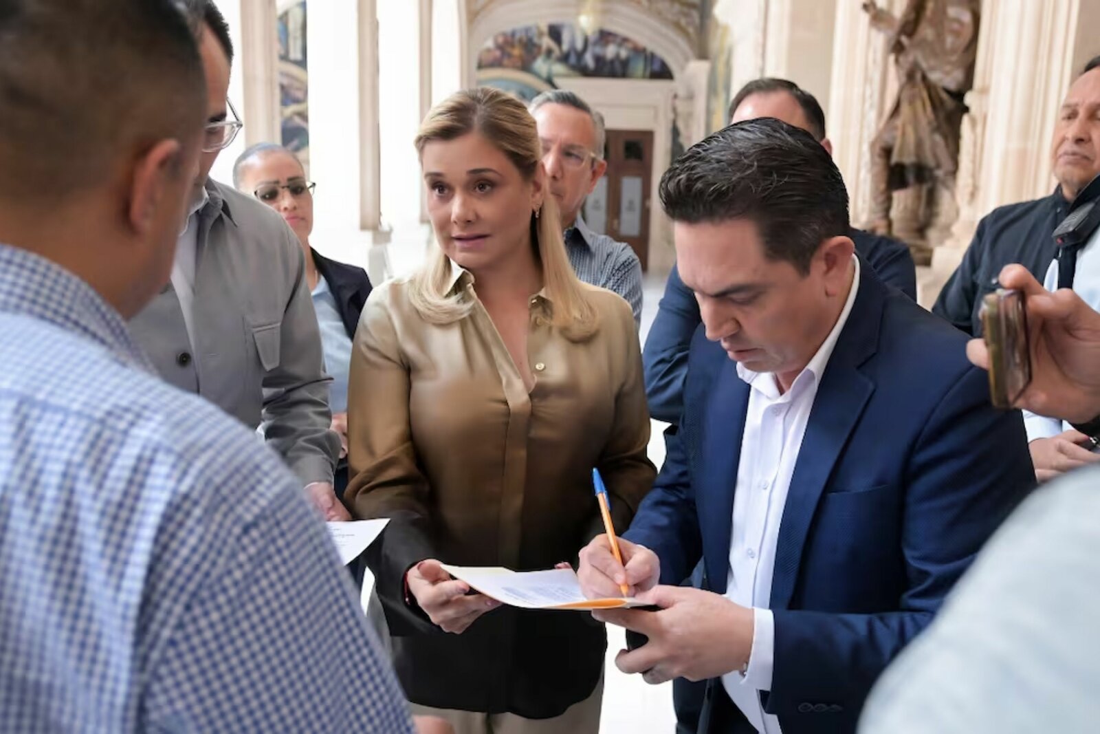 Citatorios de la FGR a Maru Campos y Rocha Moya generan reacciones políticas