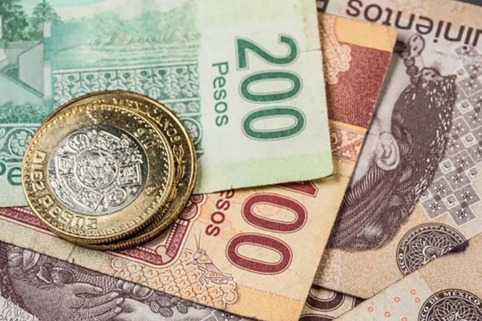 México enfrenta presión fiscal y débil crecimiento industrial en 2026