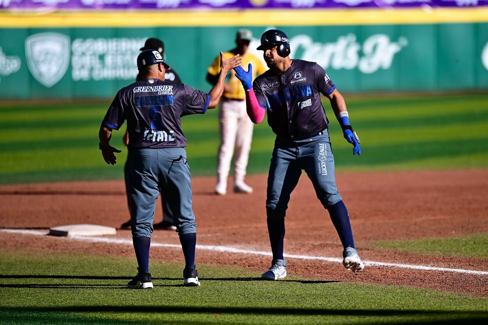 Acereros de Monclova barre a domicilio a los Dorados
