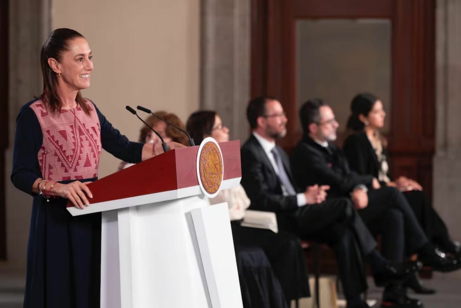 Sheinbaum mantiene diálogo abierto con la CNTE ante paro nacional