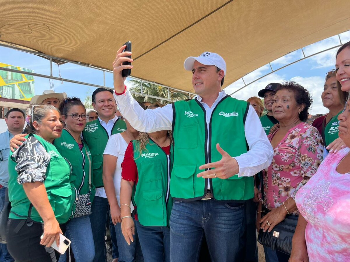 Manolo Jiménez supervisa obra de pavimentación en Frontera para mejorar movilidad urbana