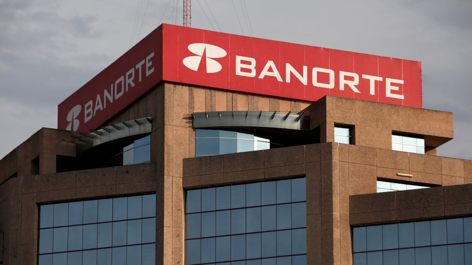 Banorte rechaza multa de casi 20 mdp impuesta por la CNA