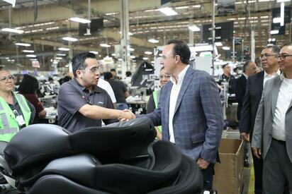 Invertirán alrededor de 200 millones de pesos en la empresa dedicada a la fabricación de asientos de vehículos.  Directivos de la empresa Adient anunciaron