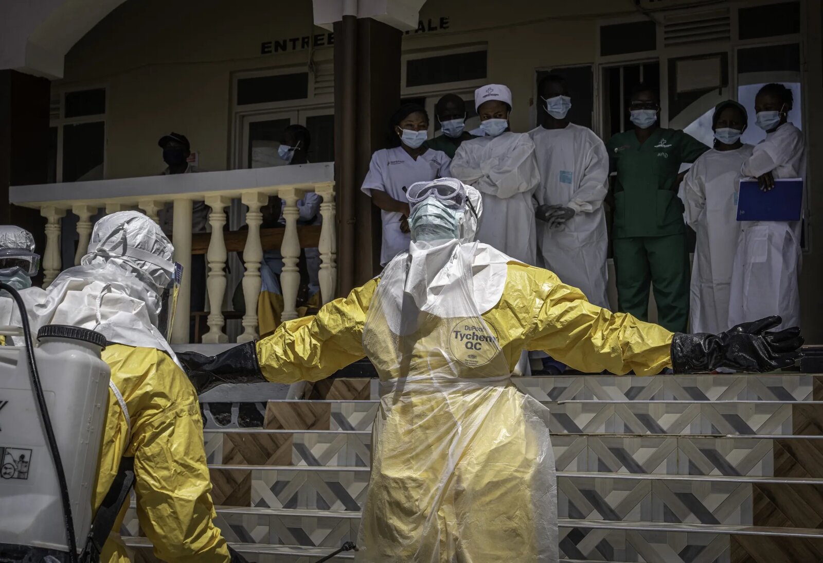 Casos sospechosos de ébola superan los 900 en Congo