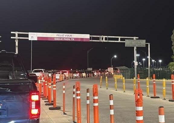 Puentes : Los tiempos de cruce en el Puente Internacional Número Dos han alcanzado hasta seis horas.