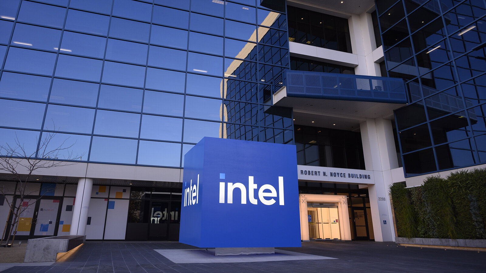 Intel gana impulso con apoyo de la Casa Blanca