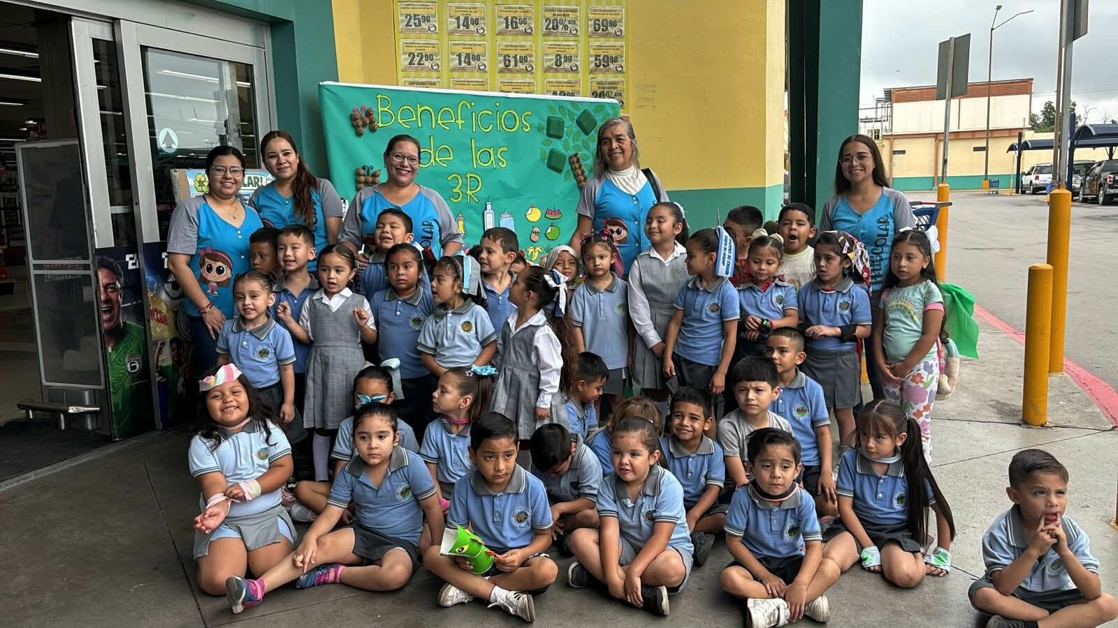 Jardín de niños promueve cuidado ambiental con exposición de material reciclable