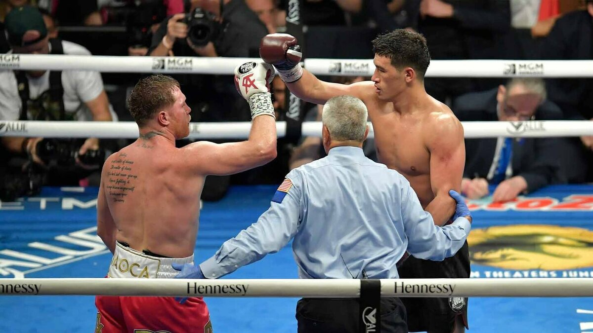 Canelo Álvarez abre la puerta a revancha contra Dmitry Bivol