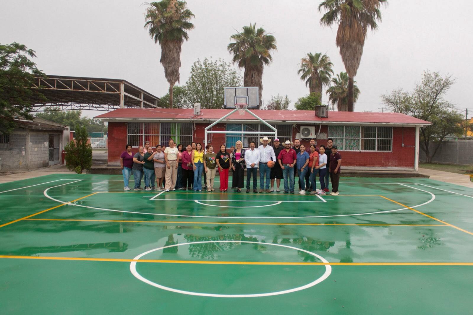 Laura Jiménez supervisa rehabilitación deportiva en escuela Manuel Acuña de Múzquiz