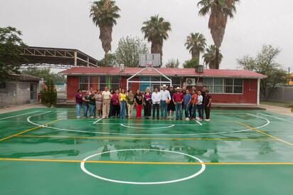 Laura Jiménez supervisa rehabilitación deportiva en escuela Manuel Acuña de Múzquiz
