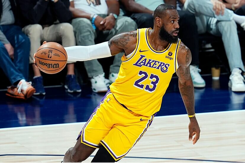 LeBron James no reducirá salario para volver a Cavaliers
