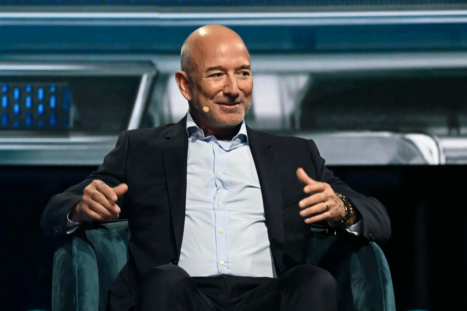Jeff Bezos impulsa fibras biodegradables para reemplazar algodón