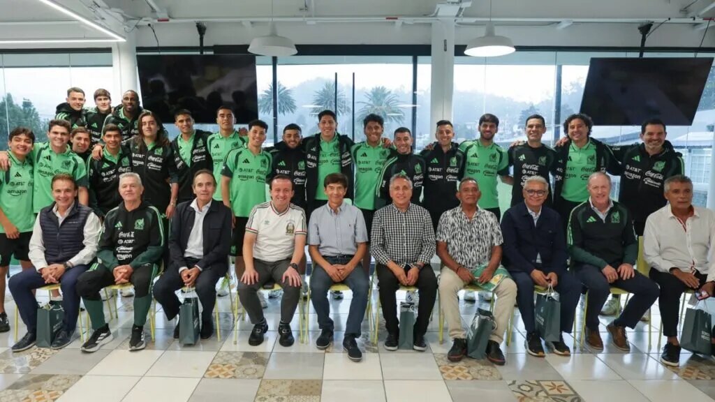 Leyendas de México 86 visitan al Tri previo al Mundial 2026