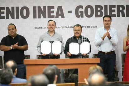 Firma Gobierno del Estado convenio de colaboración con el Instituto Nacional para la Educación de los Adultos.  El gobernador Manolo Jiménez Salinas