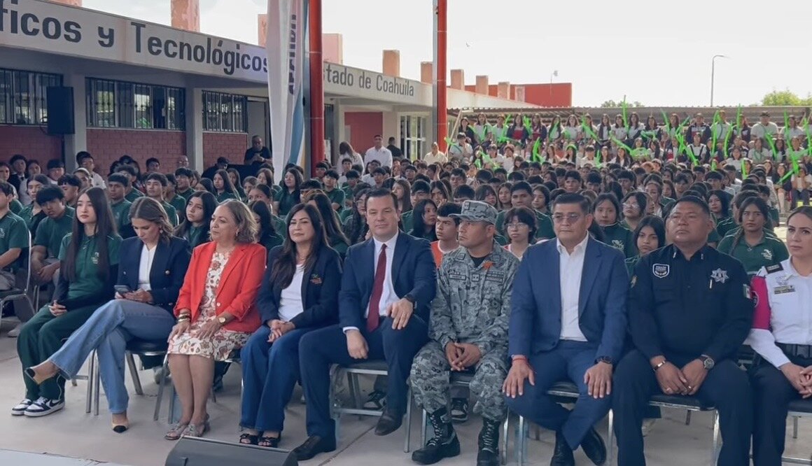 Fiscal de Coahuila refuerza prevención del delito en encuentro con estudiantes del Cecytec