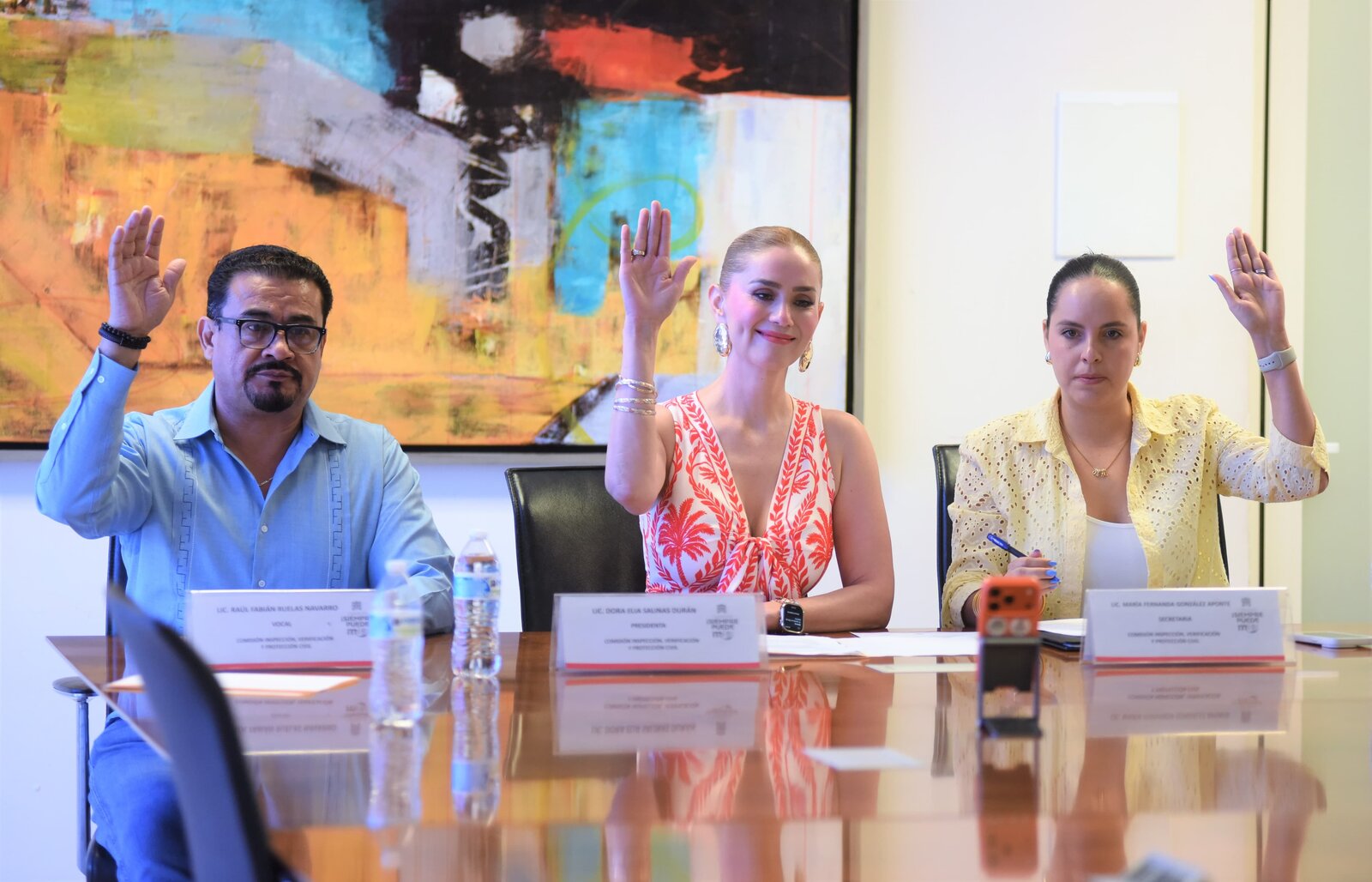 Aprueban en comisión solicitudes de establecimientos mercantiles para modificación en su certificación municipal