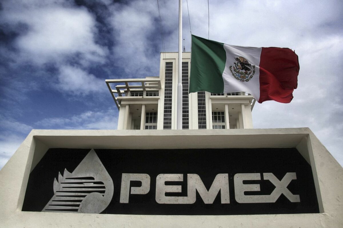 Petróleos Mexicanos mantendrá flujo de caja negativo hasta 2028: Moody’s