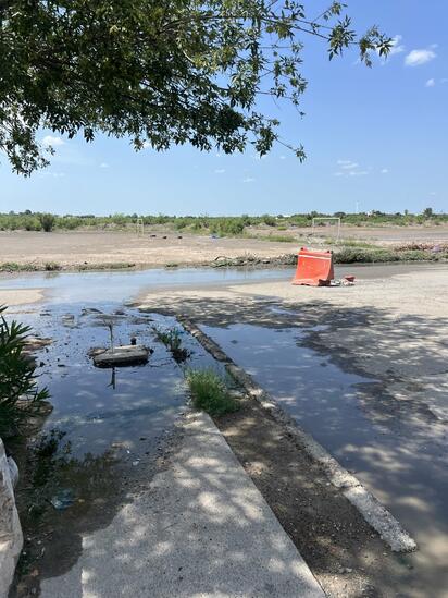 Drenajes colapsados, pestilencia e insalubridad con riesgo de dengue en PN