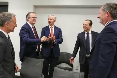 México confirmó el inicio formal de la revisión del T-MEC, donde se discuten temas clave como acero, aluminio y el sector automotriz con Estados Unidos.