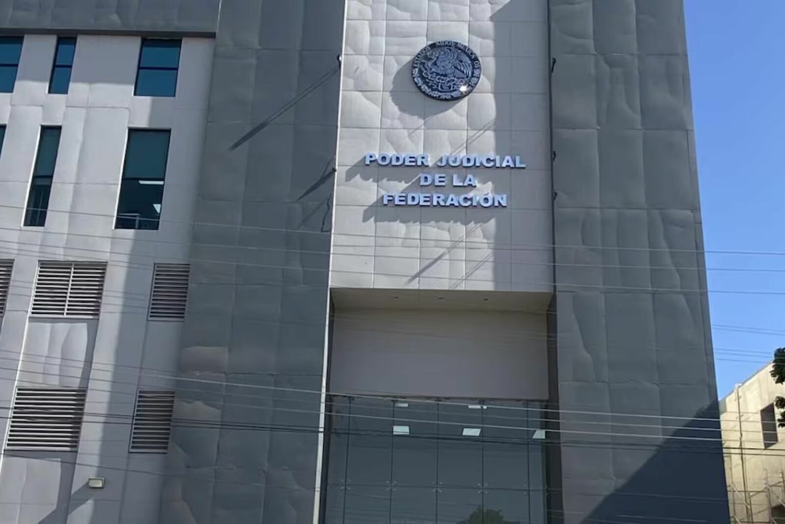 Vinculan a proceso a cinco exfuncionarios de Morelos y quedan en Cefereso