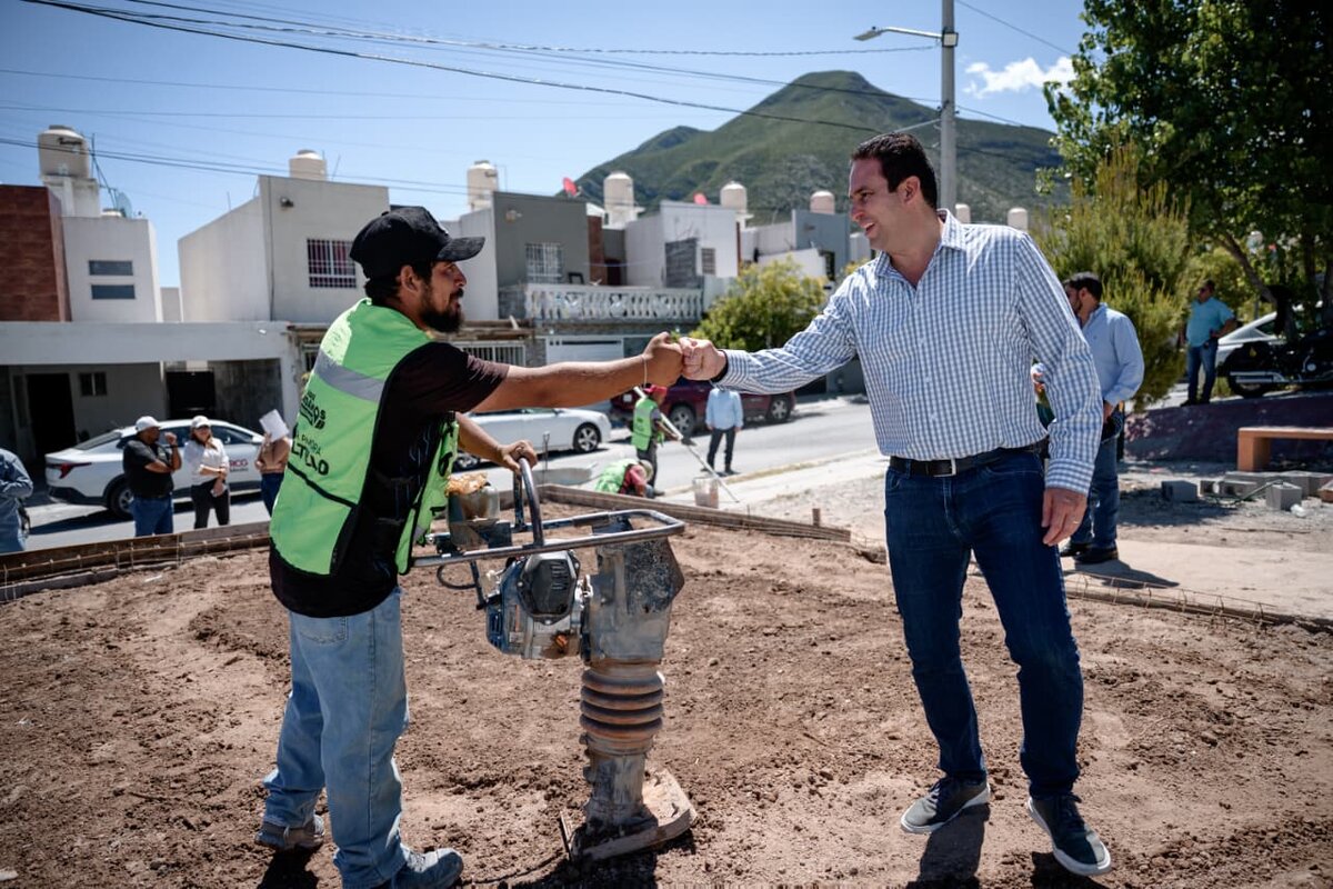 Supervisan rehabilitación de La plaza Lomas del Refugio