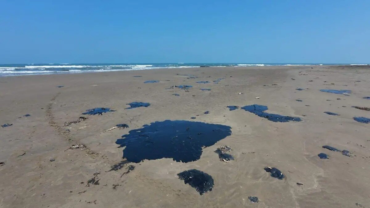 Greenpeace presenta dos denuncias por derrame de petróleo en el Golfo de México