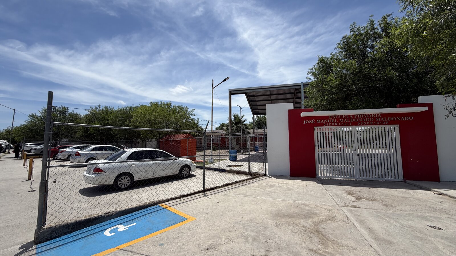 Padres exponen conflicto en escuela José Manuel Maldonado ante autoridades