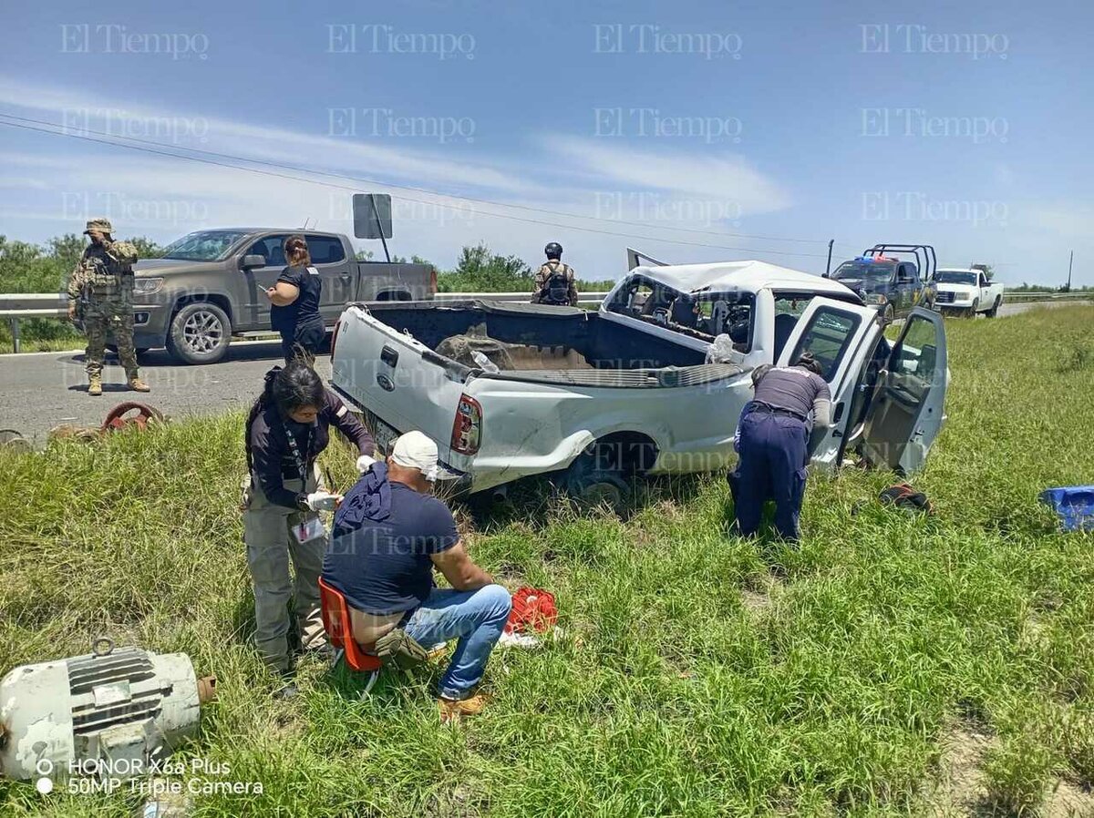 Aparatosa volcadura en la carretera 57 deja un lesionado grave