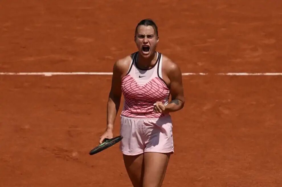 Sabalenka remonta y avanza a tercera ronda en Roland Garros