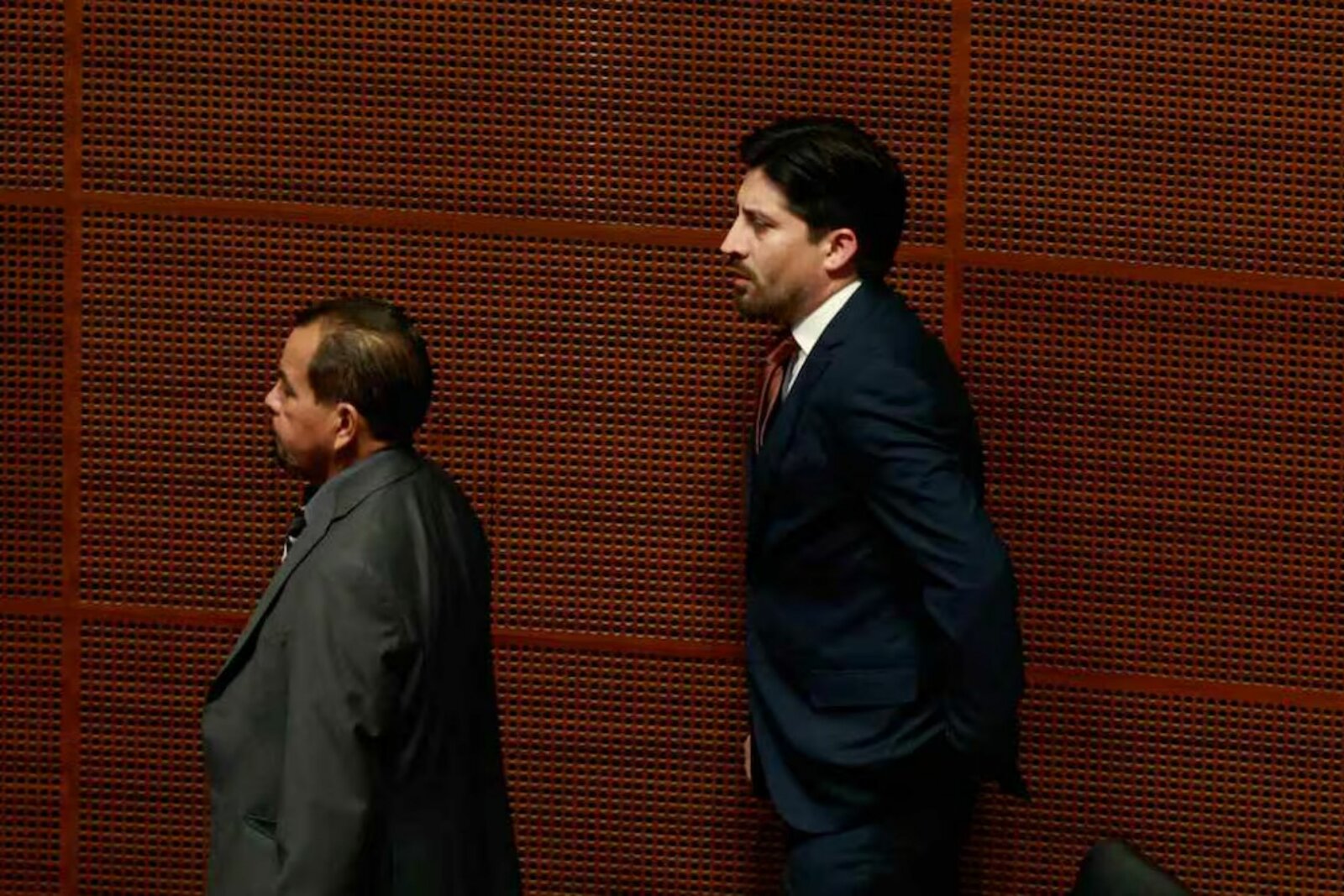 Senado concede licencia de 22 horas a Inzunza y rinde protesta su suplente
