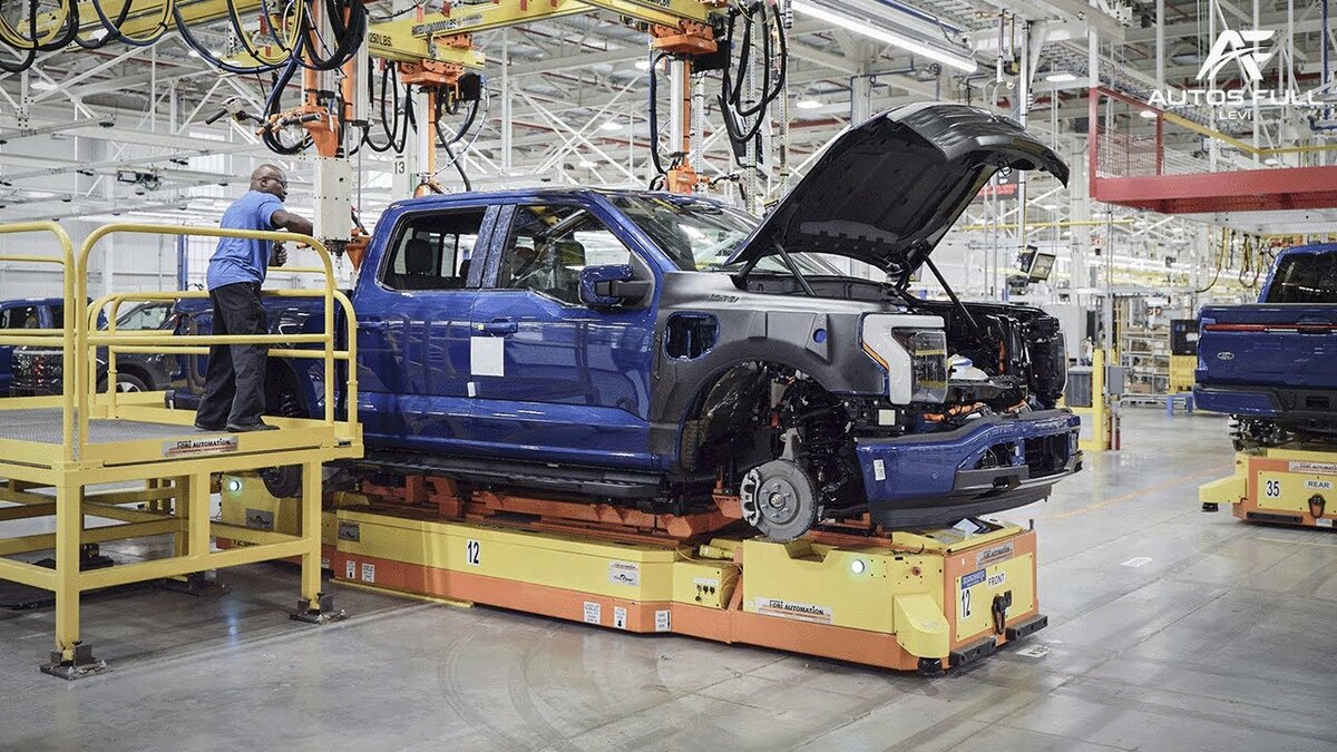 Trump busca cambios en reglas automotrices del T-MEC en Norteamérica