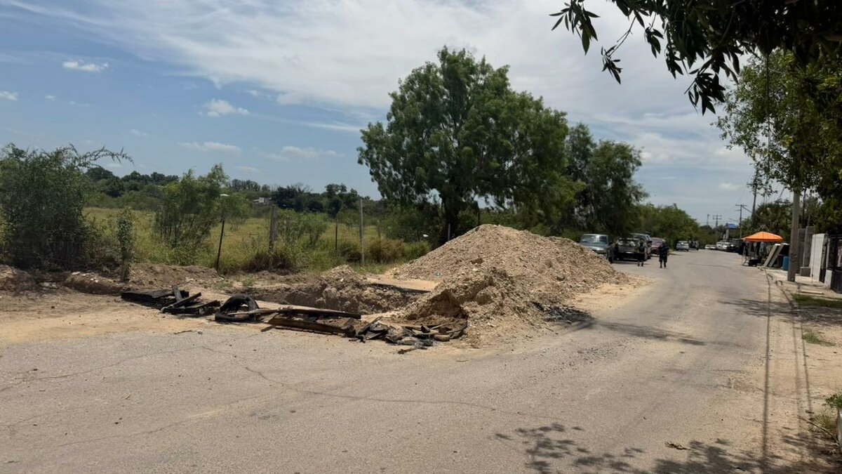 Familias exigen concluir obra de drenaje inconclusa
